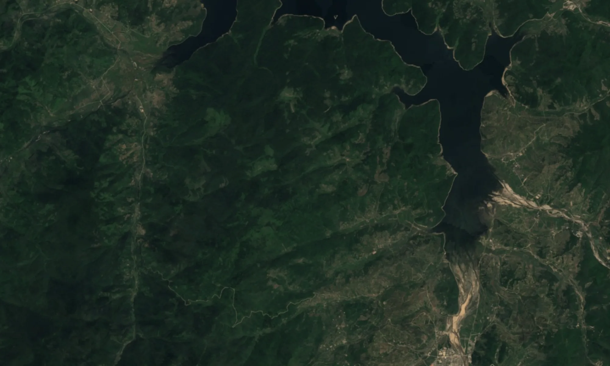 Satellite imagery of Toktong Pass, west of the Chosin Reservoir